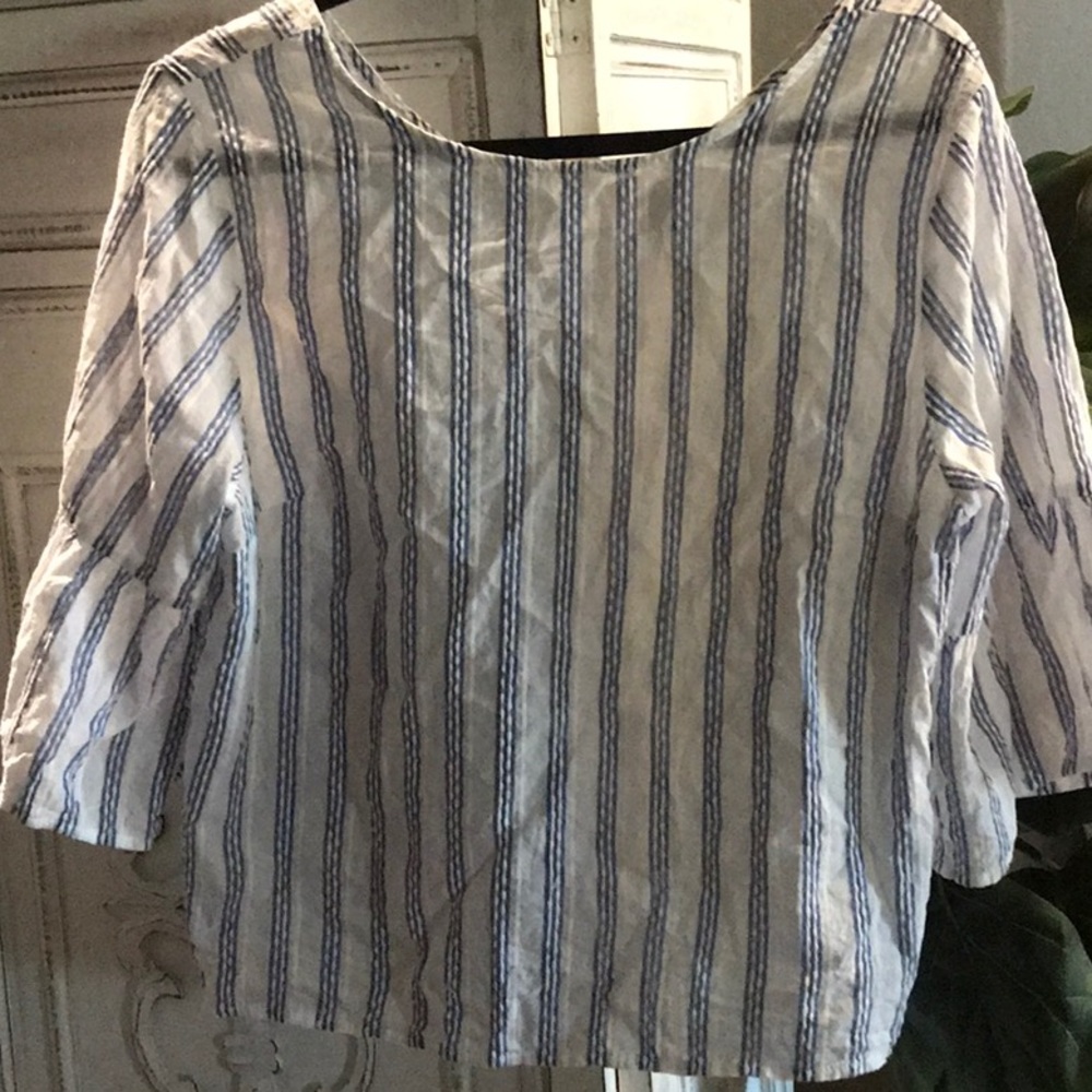 Crop top whit with navy blue stripes